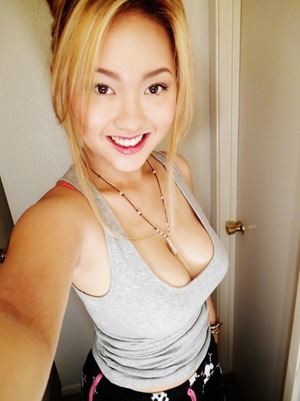 hot asian babe selfie pic wants to have sex tonight on amateur match